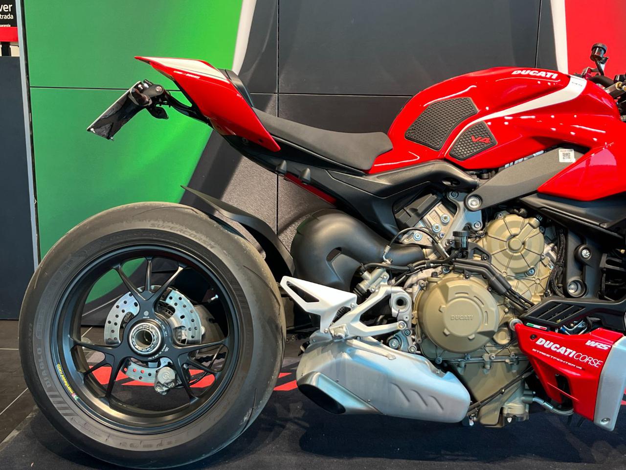 DUCATI Streetfighter V4 S RED - 6