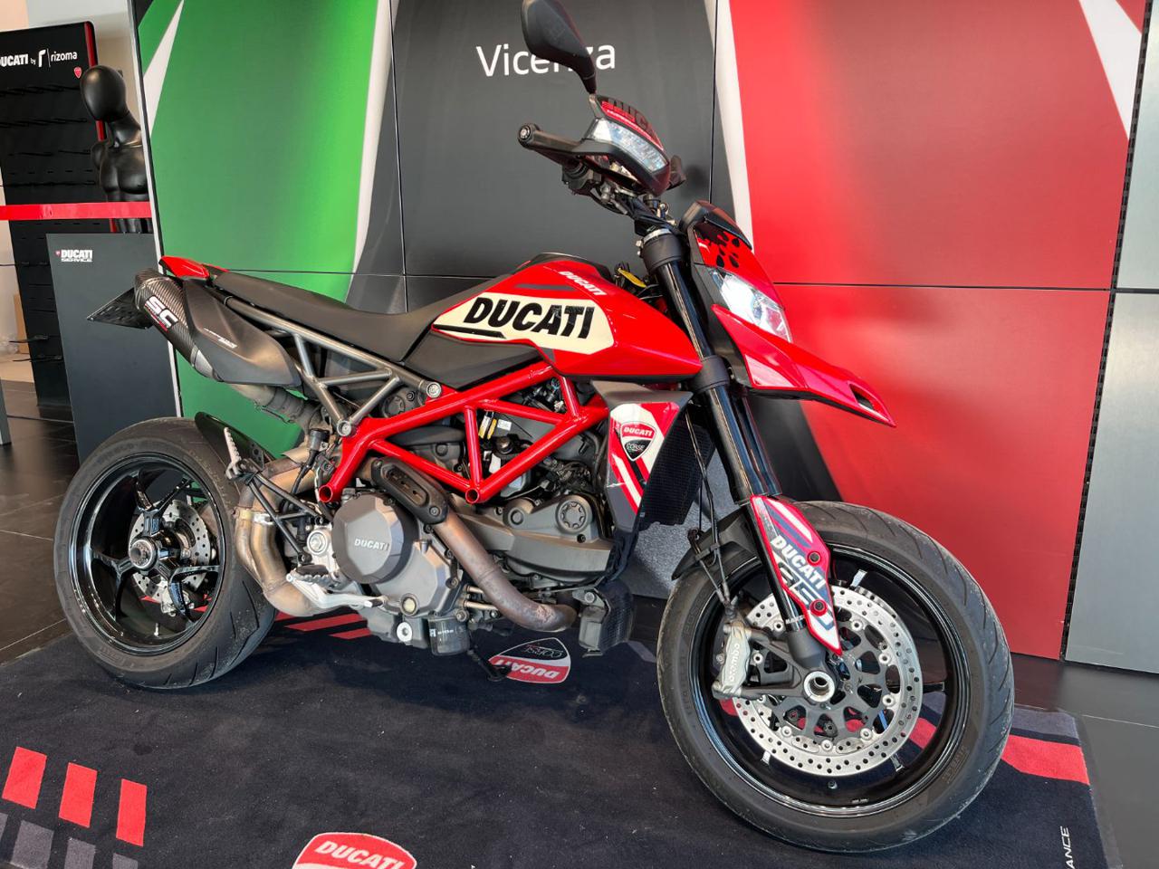 DUCATI Hypermotard 950 RED - 2