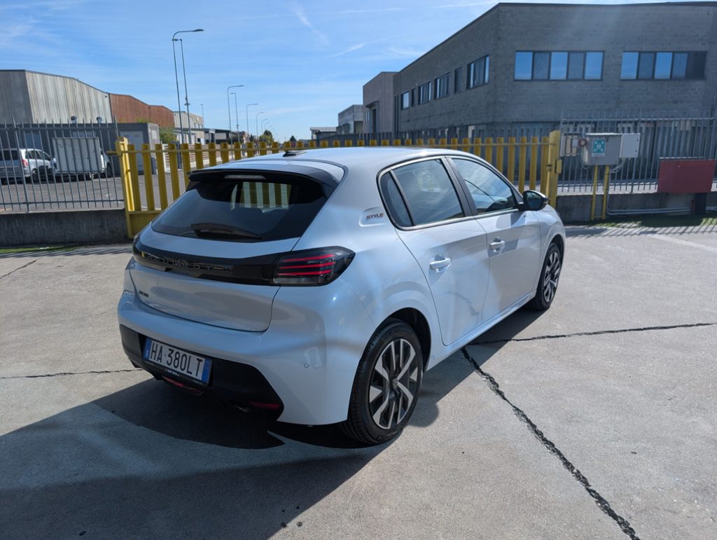 PEUGEOT 208 PureTech 100CV S&S 5 porte Style OK Neopatentati - 5