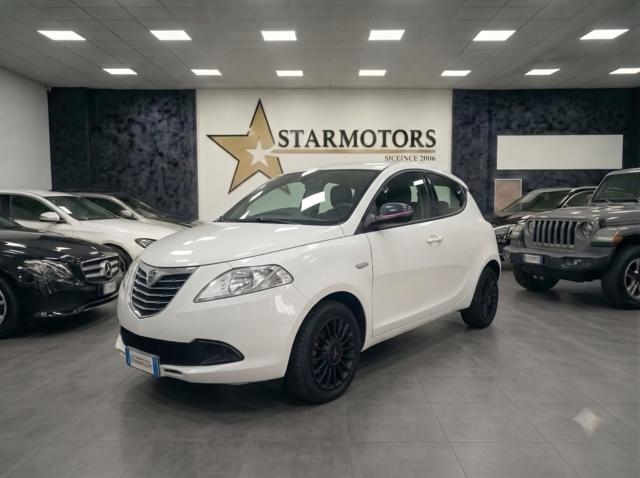 LANCIA Ypsilon BIANCO/NERO metallizzato