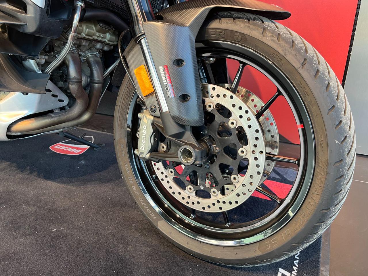 DUCATI MULTISTRADA V4 RED - 4