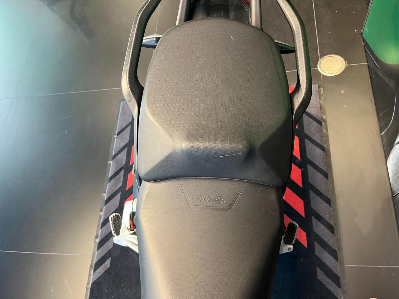 DUCATI MULTISTRADA V4 RED - 7