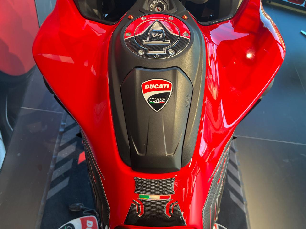 DUCATI MULTISTRADA V4 RED - 9