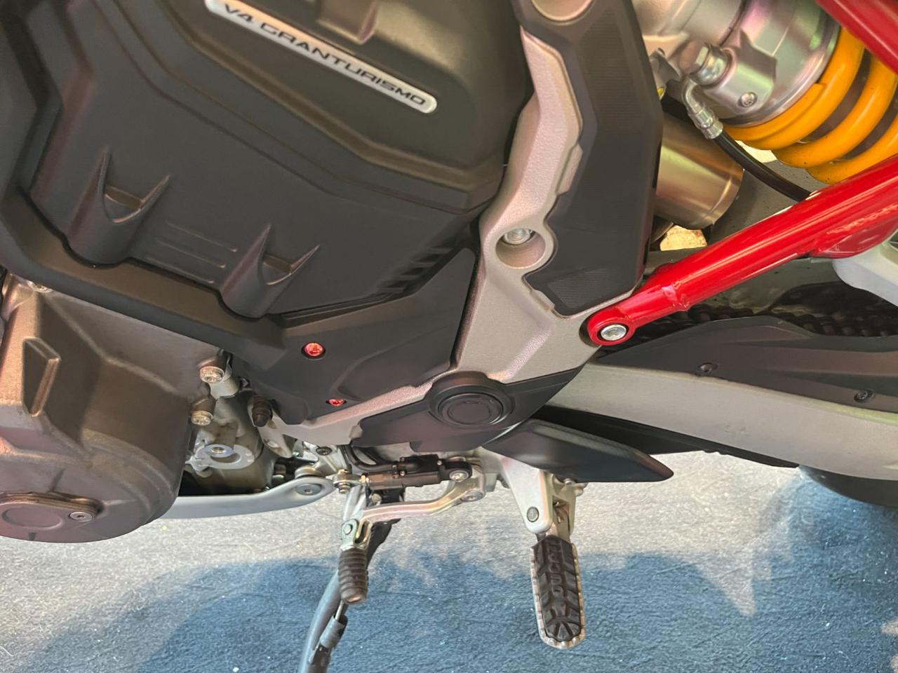 DUCATI MULTISTRADA V4 RED - 8