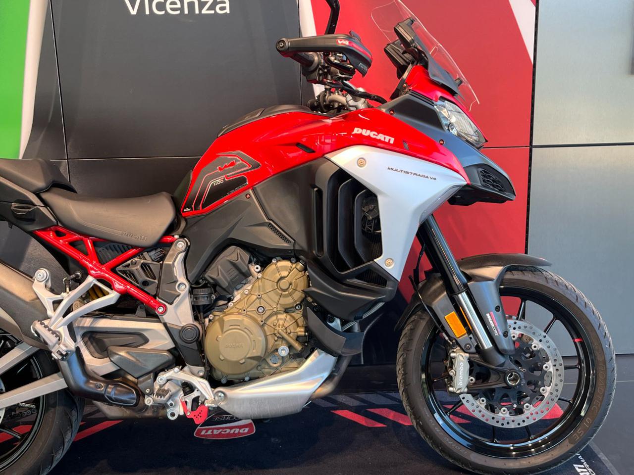 DUCATI MULTISTRADA V4 RED - 5