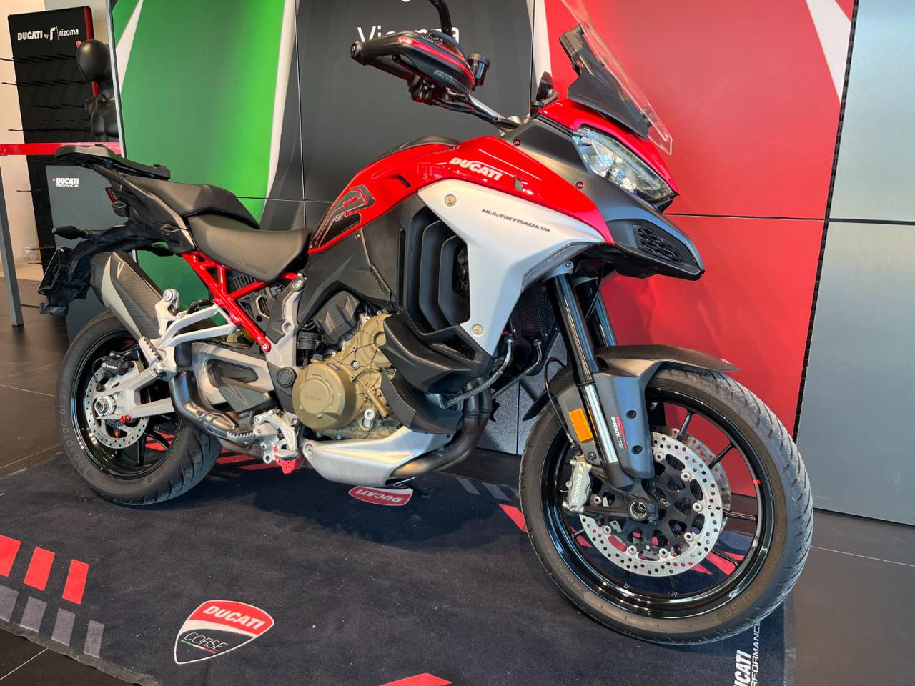 DUCATI MULTISTRADA V4 RED - 2