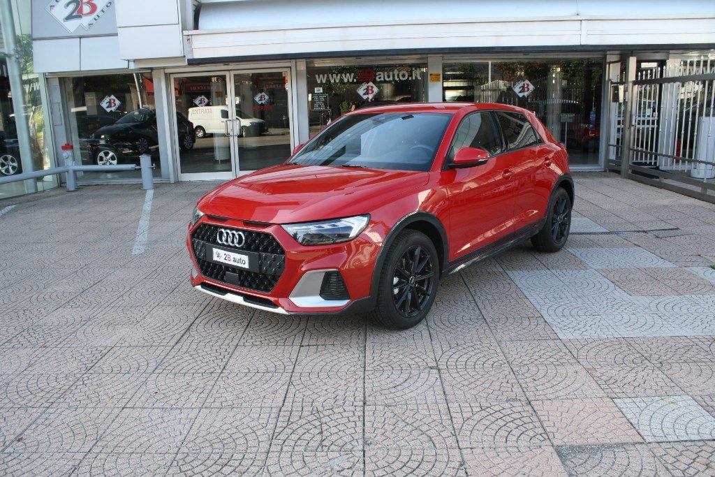 2B Auto ||| AUDI A1 allstreet 30 TFSI S tronic Business in vendita a Nova Milanese
