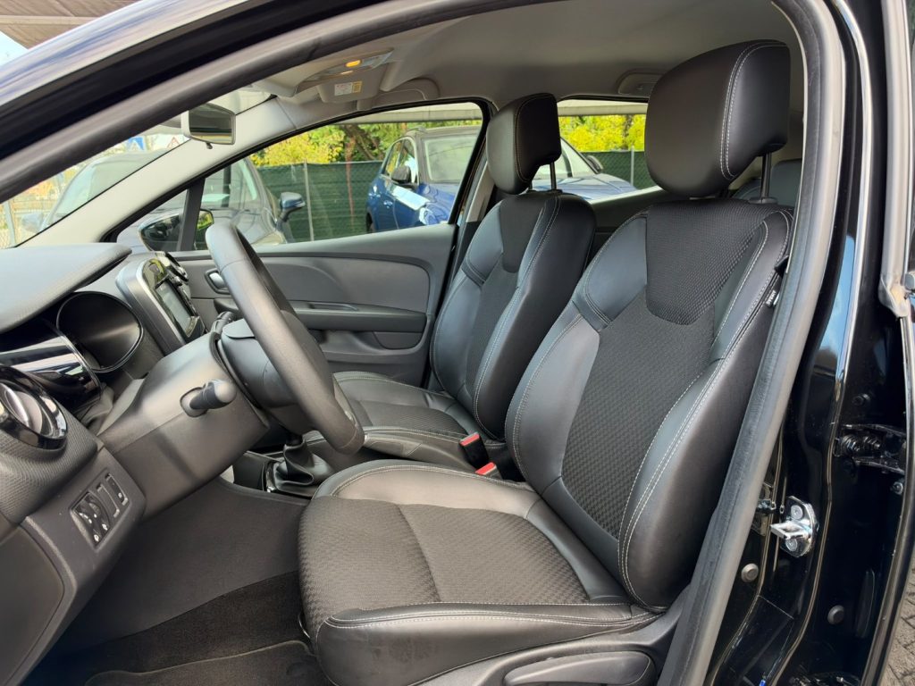 RENAULT Clio dCi 8V 75 CV 5 porte Moschino Intens - 11