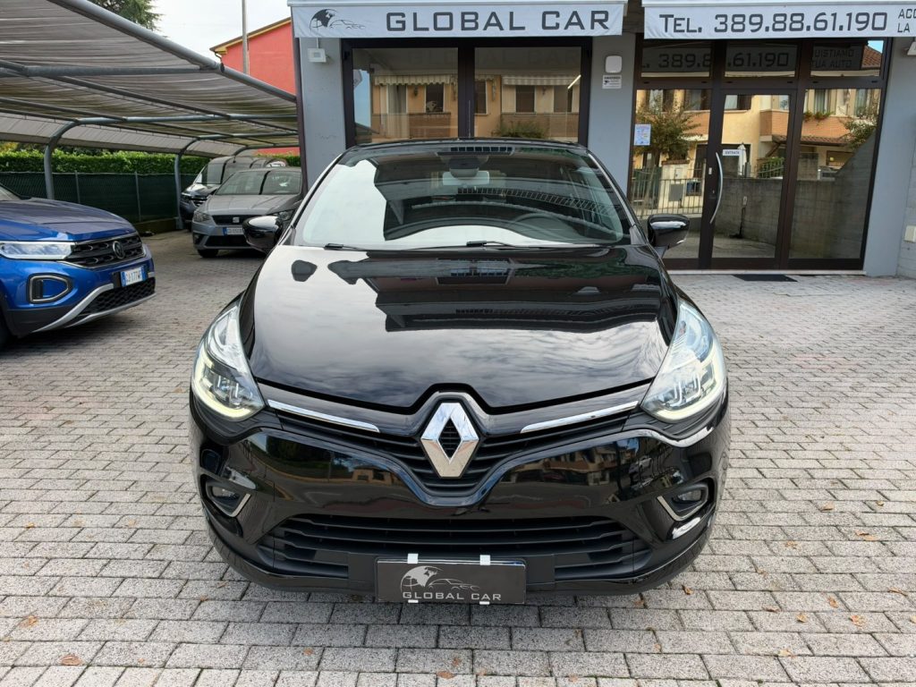 RENAULT Clio dCi 8V 75 CV 5 porte Moschino Intens - 2