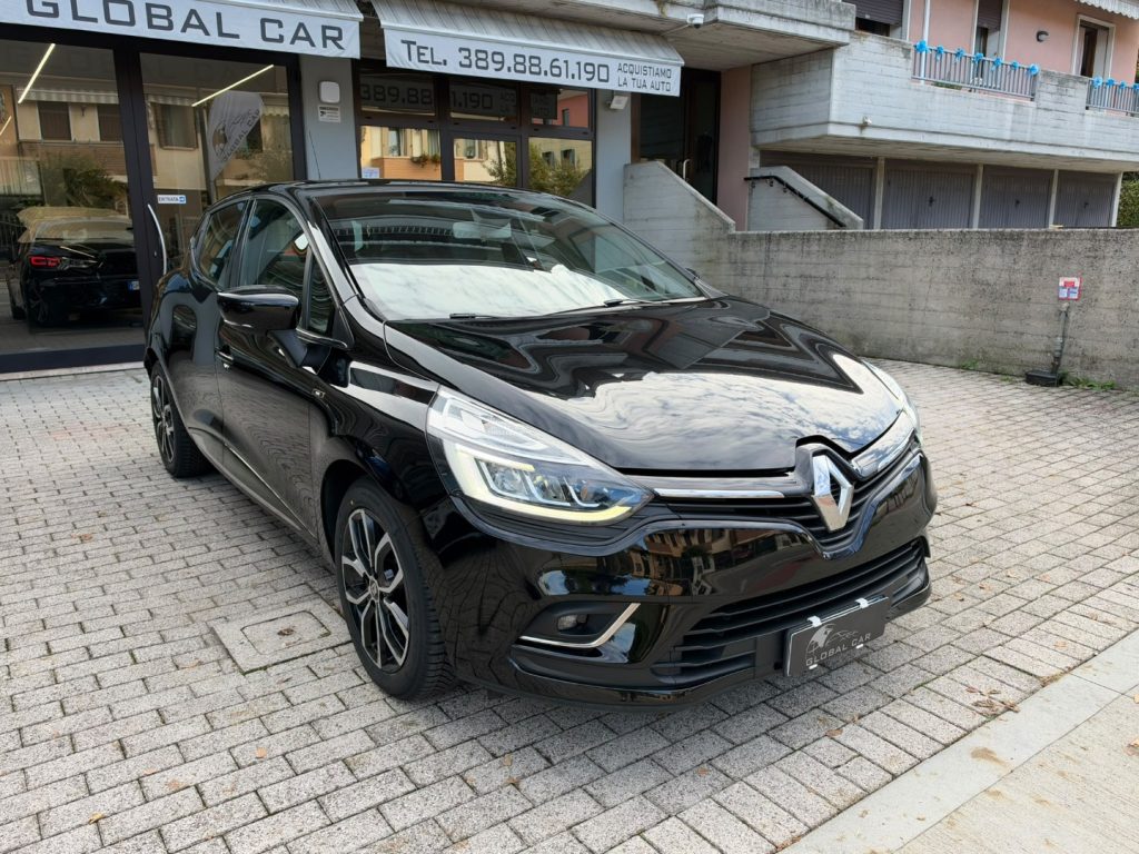RENAULT Clio dCi 8V 75 CV 5 porte Moschino Intens - 3