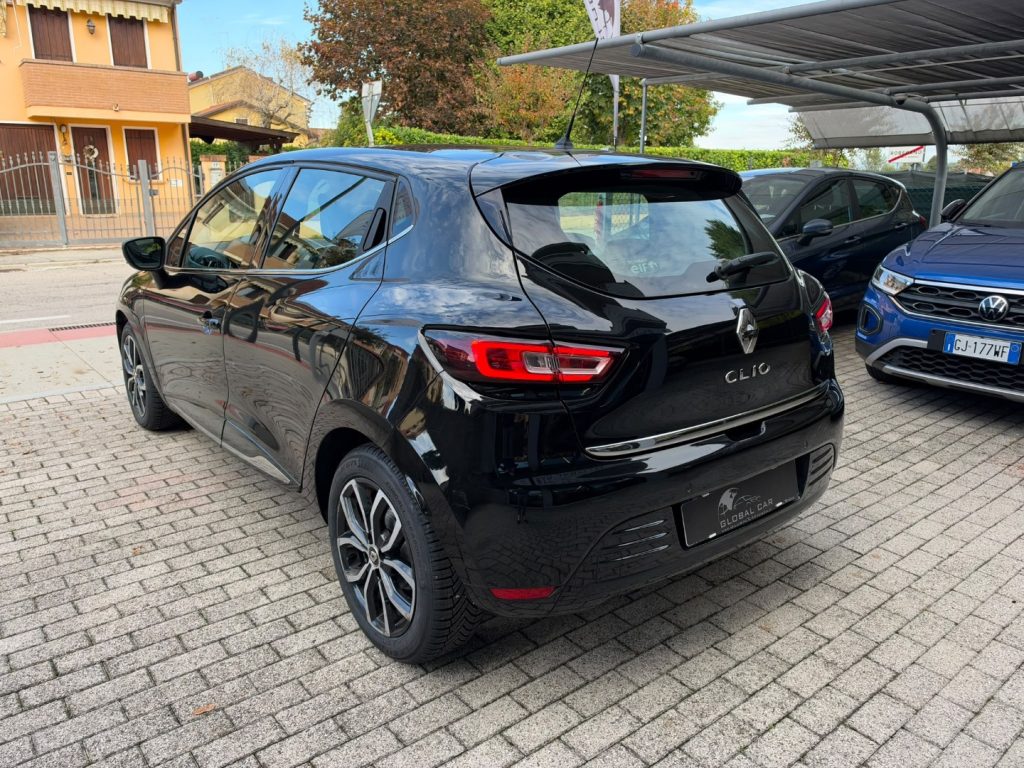 RENAULT Clio dCi 8V 75 CV 5 porte Moschino Intens - 7