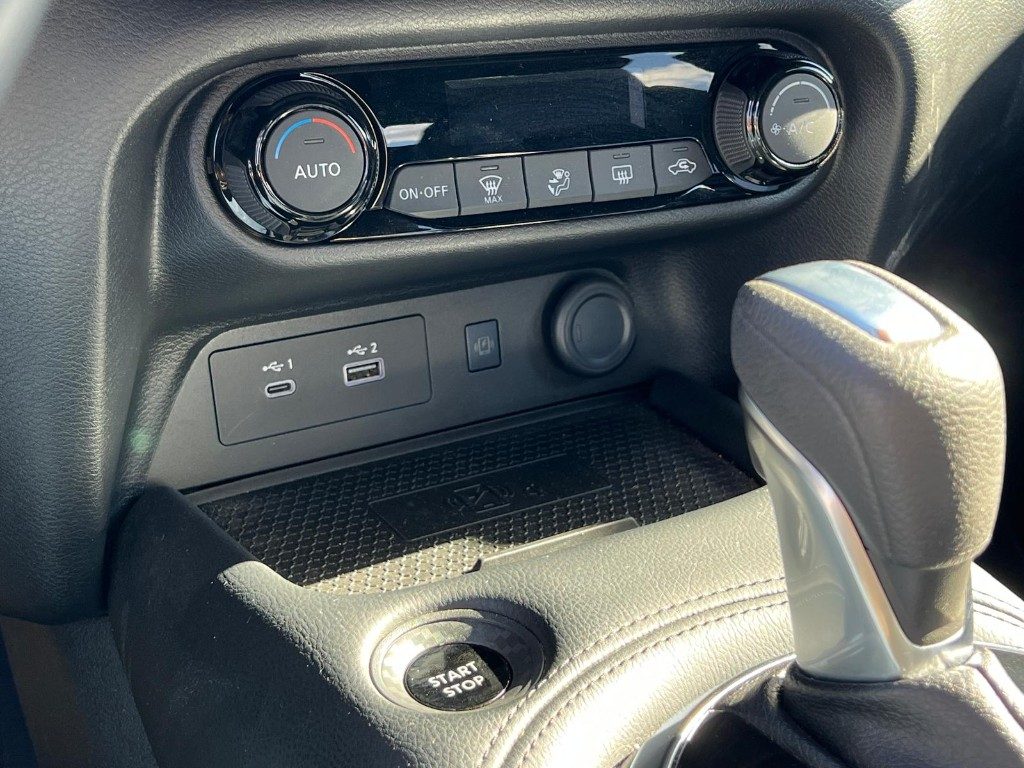 NISSAN Juke 1.6 HEV N-Connecta - 21