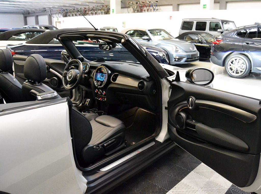 MINI Cooper S Cabrio 2.0 Yours Automatica Cabrio-HUD-Pelle-Cerchi 18 - 3