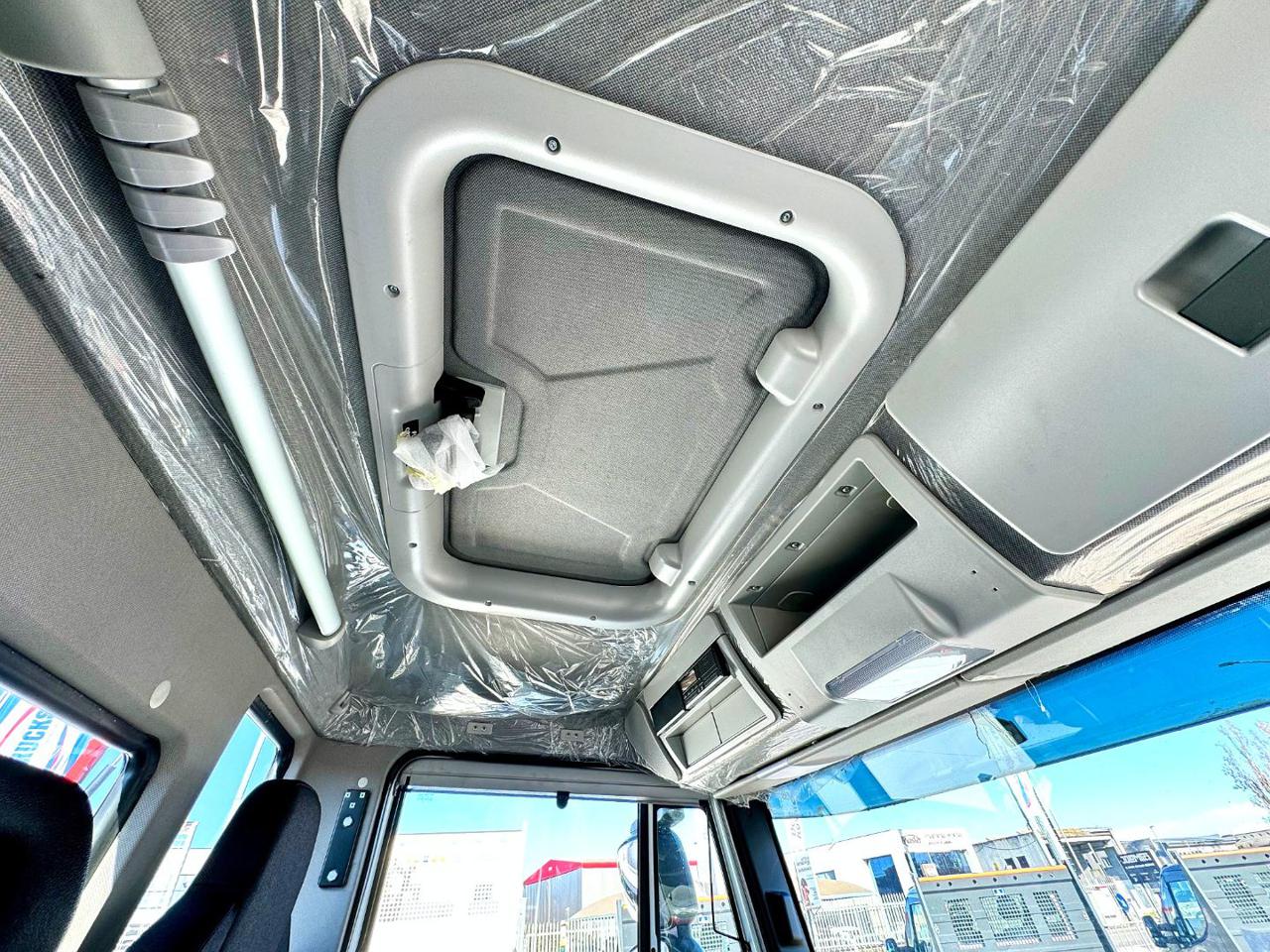 IVECO EUROCARGO 180-320K - 18