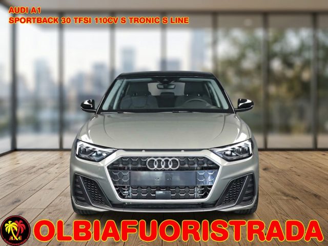 AUDI A1 Grigio Chronos con tetto Nero Mythos metallizzato