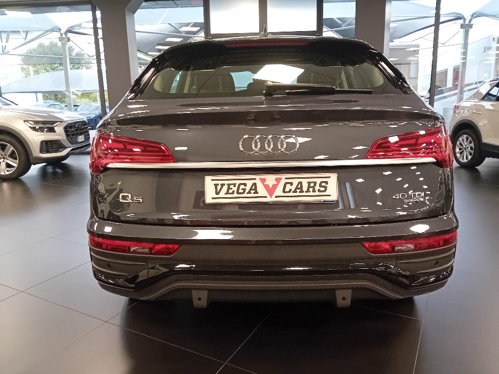 Clicca per ingrandire Q5 - SPB 40 TDI quattro S tronic Business Advanced