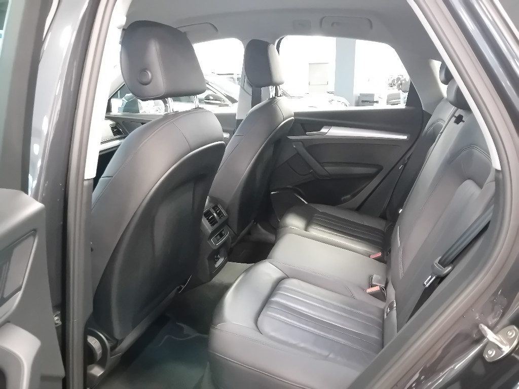 Clicca per ingrandire Q5 - SPB 40 TDI quattro S tronic Business Advanced