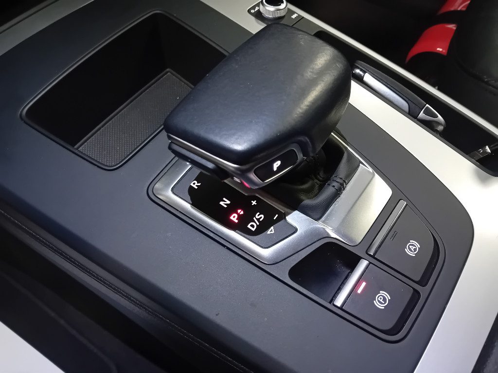 Clicca per ingrandire Q5 - SPB 40 TDI quattro S tronic Business Advanced