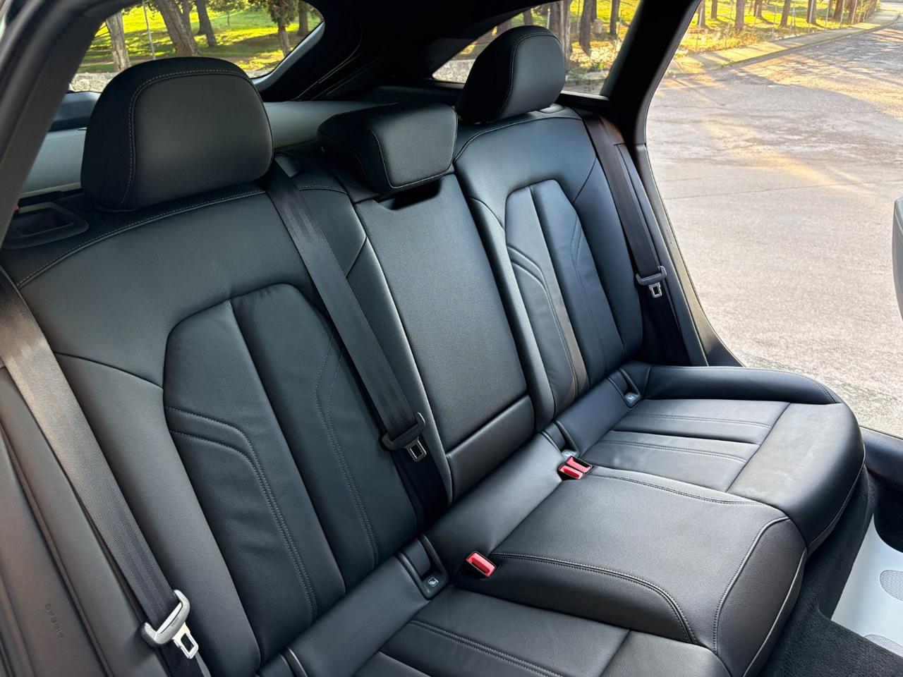AUDI A6 Avant 2.0 TDI 150 kW mHEV+ S tronic quattro S line ed. - 25