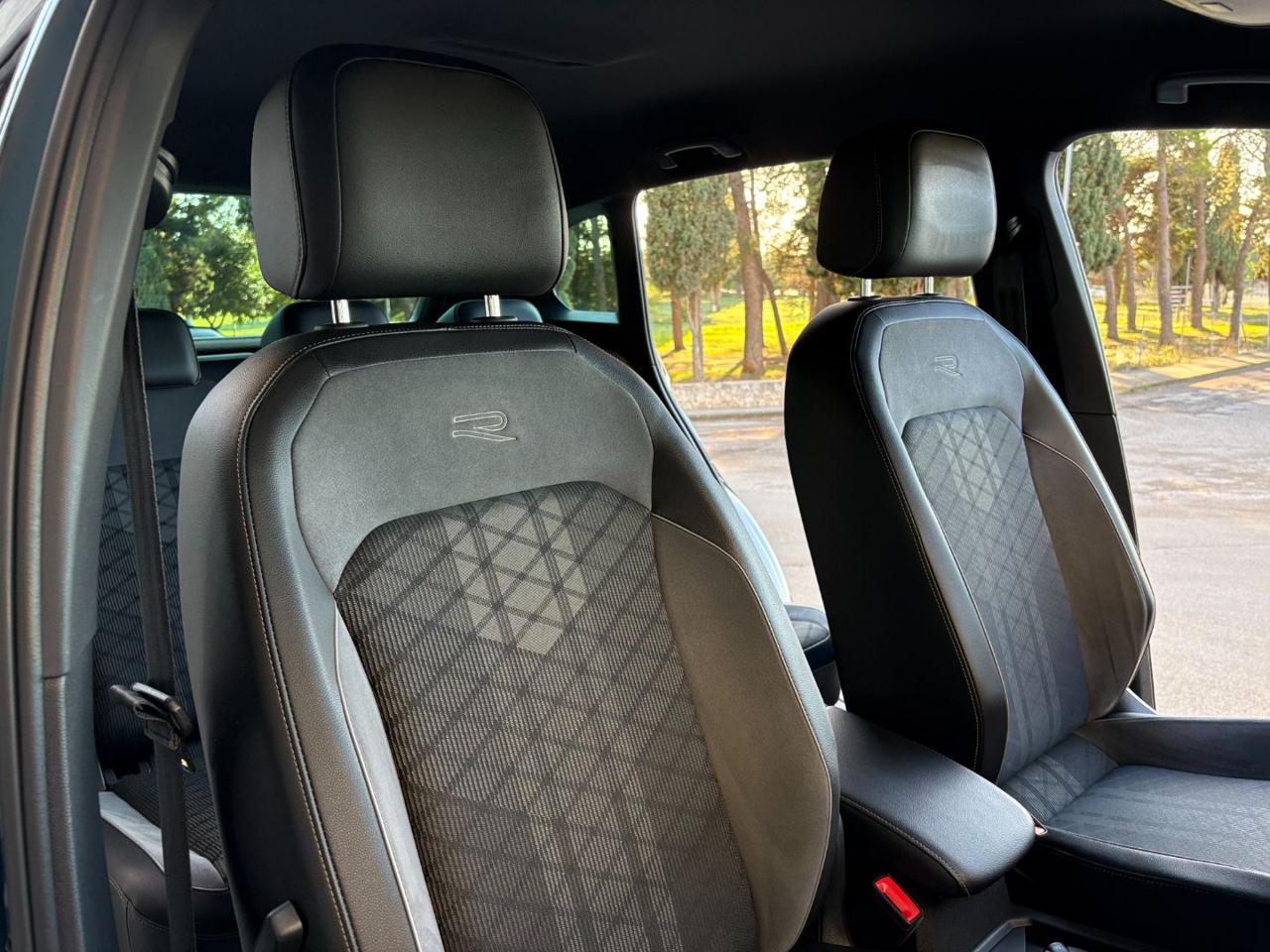 VOLKSWAGEN Tiguan 2.0 TDI 150 CV SCR DSG R-Line CERCHI DA 20 - 10