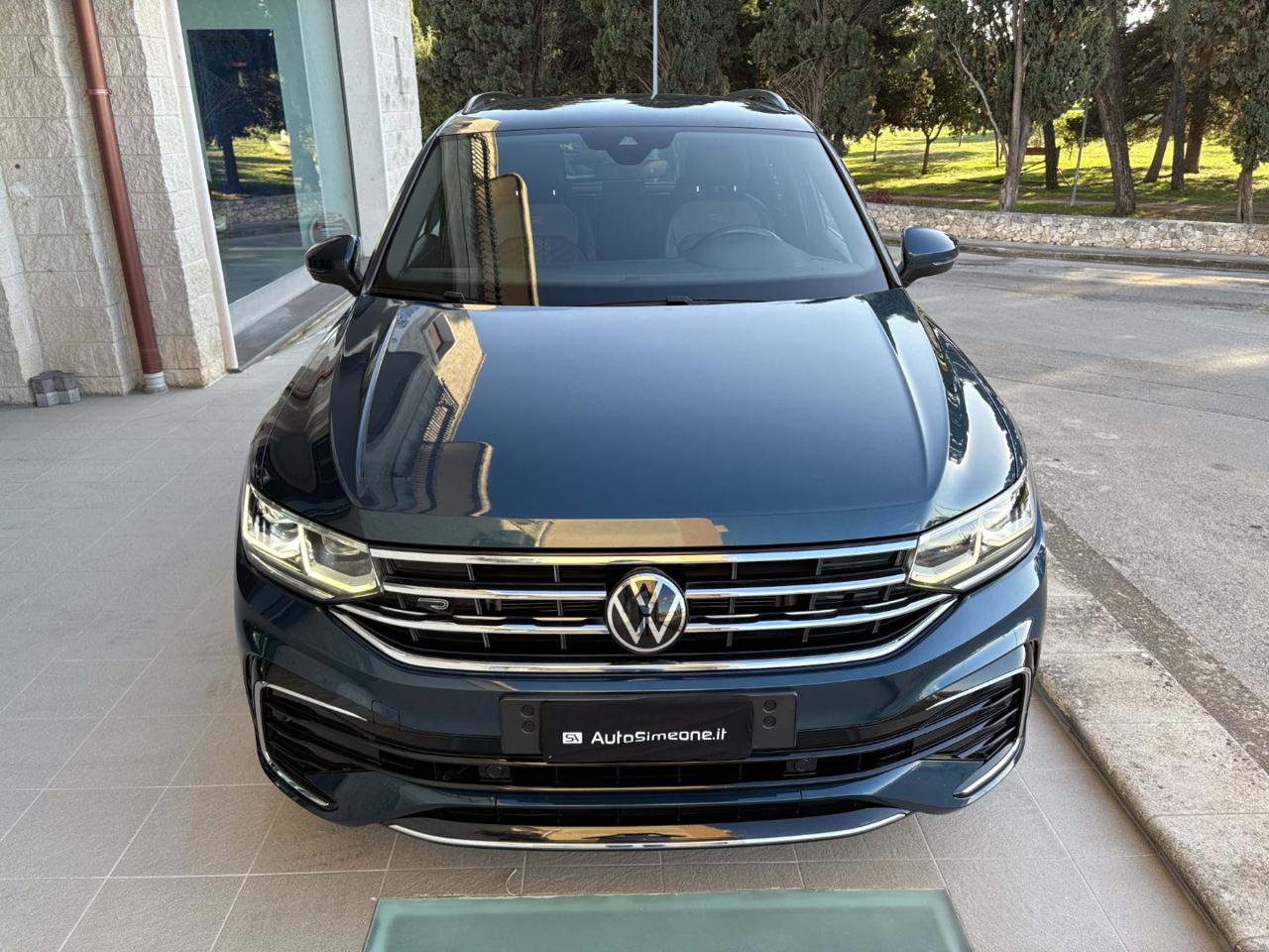 VOLKSWAGEN Tiguan 2.0 TDI 150 CV SCR DSG R-Line CERCHI DA 20 - 2