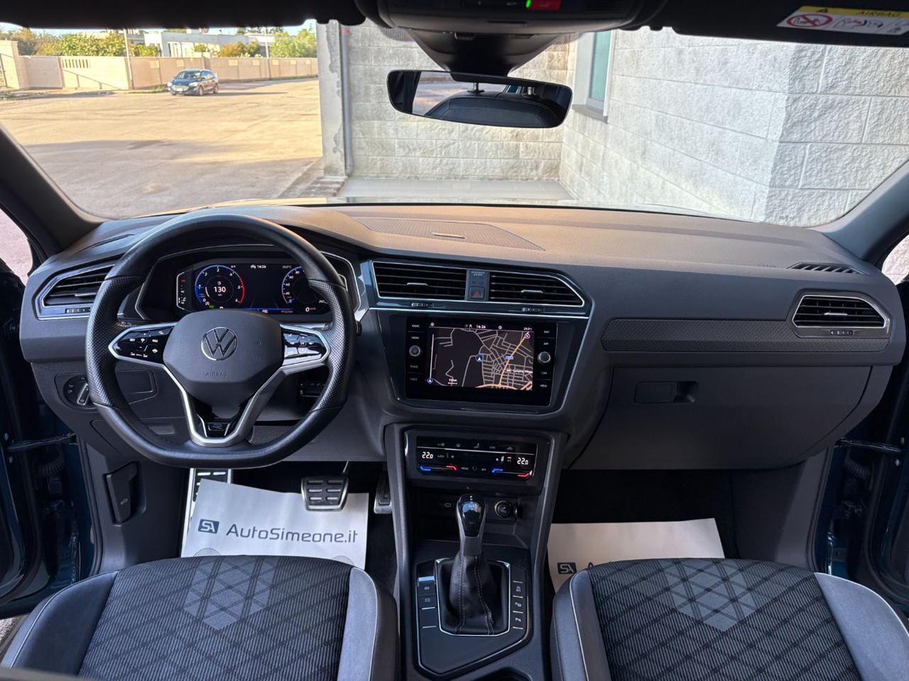 VOLKSWAGEN Tiguan 2.0 TDI 150 CV SCR DSG R-Line CERCHI DA 20 - 13