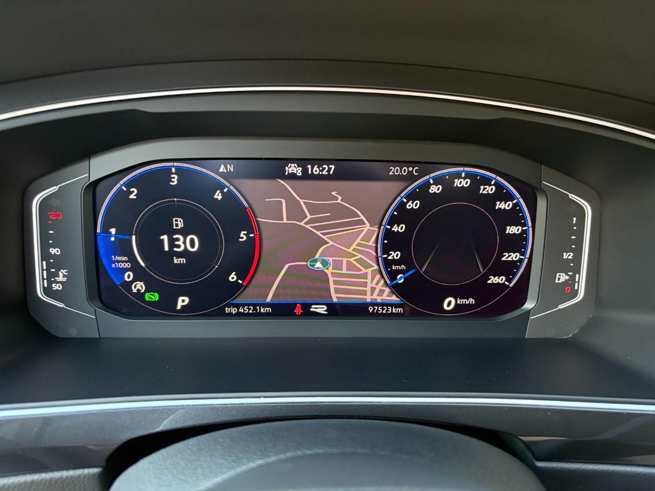 VOLKSWAGEN Tiguan 2.0 TDI 150 CV SCR DSG R-Line CERCHI DA 20 - 18