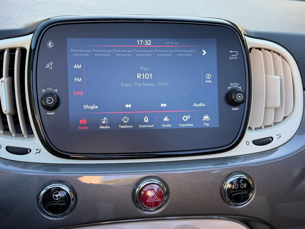 FIAT 500 C 1.0 Hybrid Dolcevita - 19