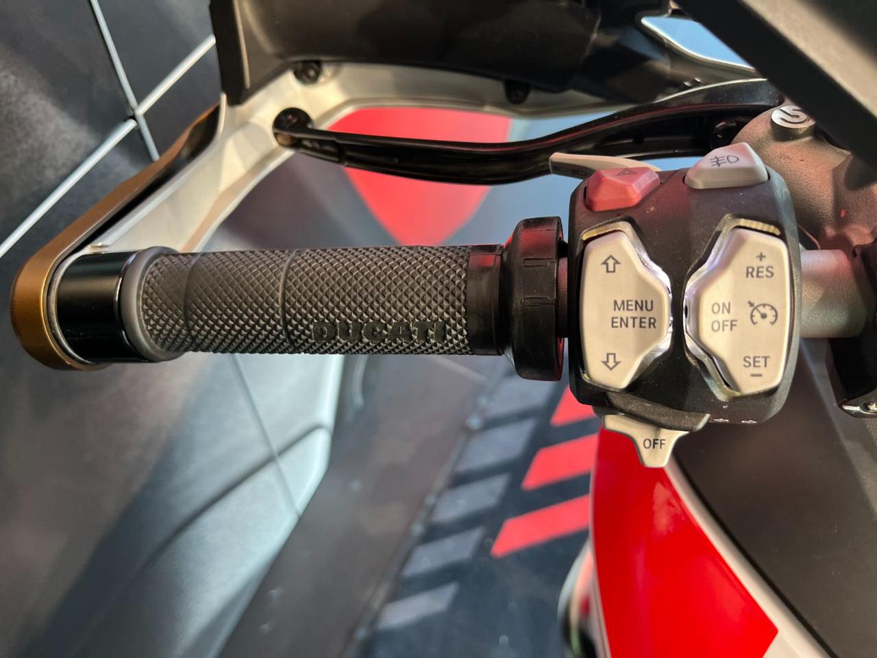 DUCATI Multistrada 1200 S - 11