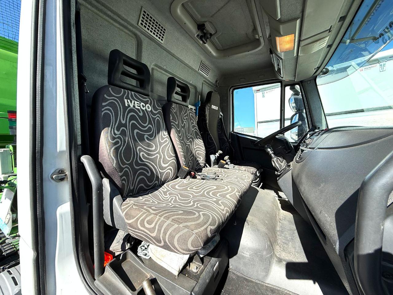 IVECO EUROCARGO 180E25K - 13