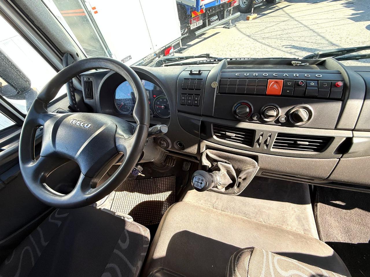 IVECO EUROCARGO 180E25K - 14