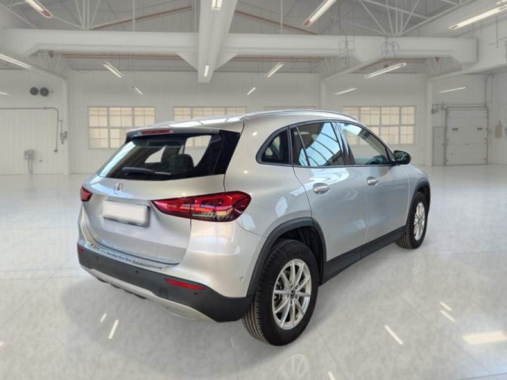 MERCEDES-BENZ GLA 200 Automatic Business Extra - 2