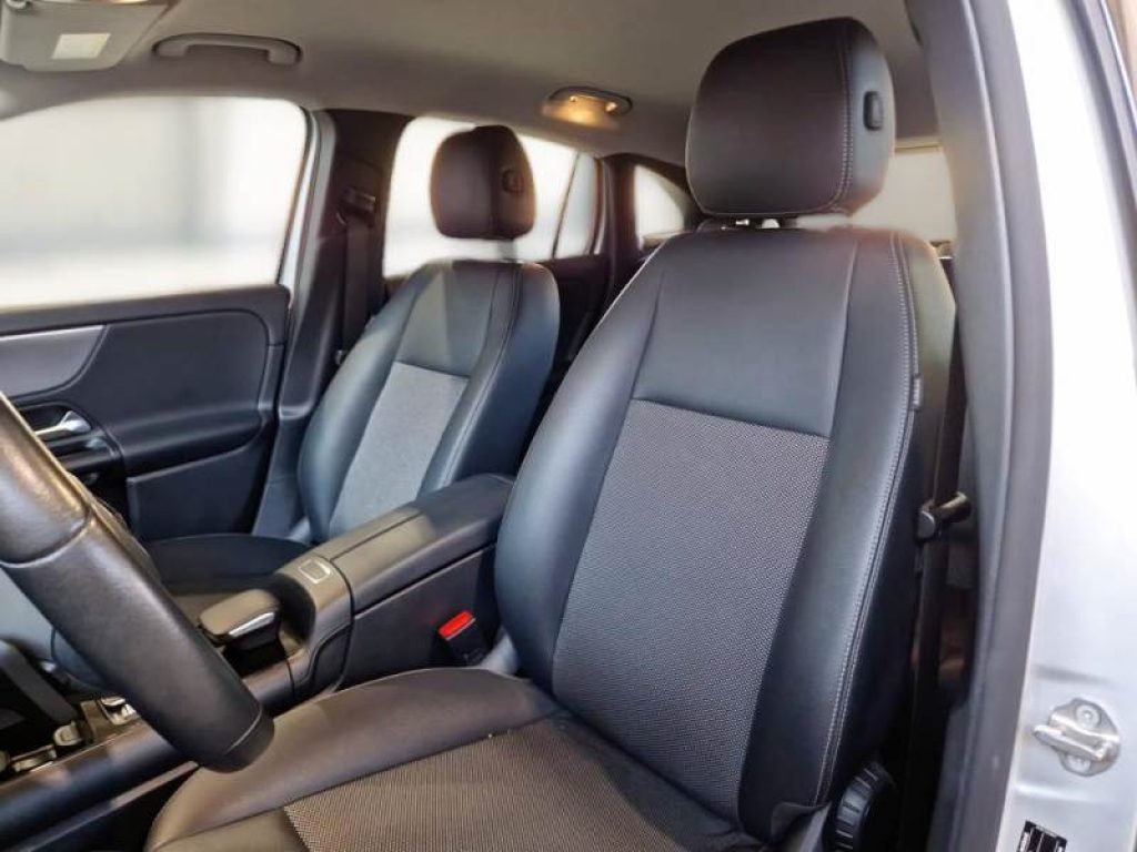 MERCEDES-BENZ GLA 200 Automatic Business Extra - 8