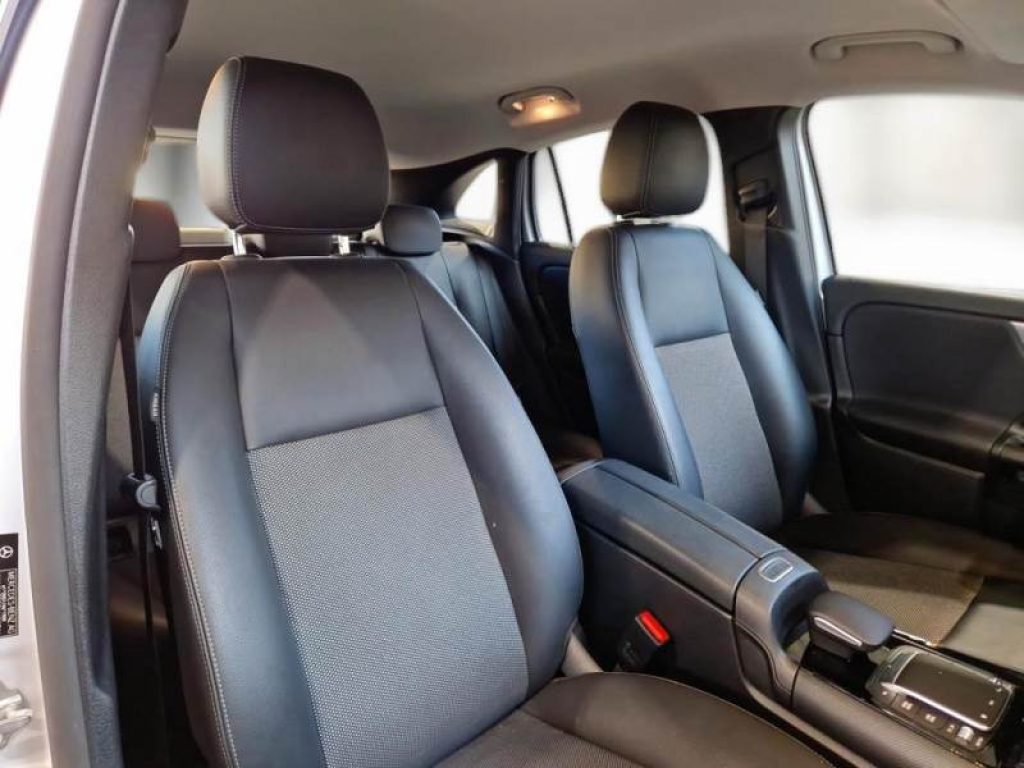 MERCEDES-BENZ GLA 200 Automatic Business Extra - 9