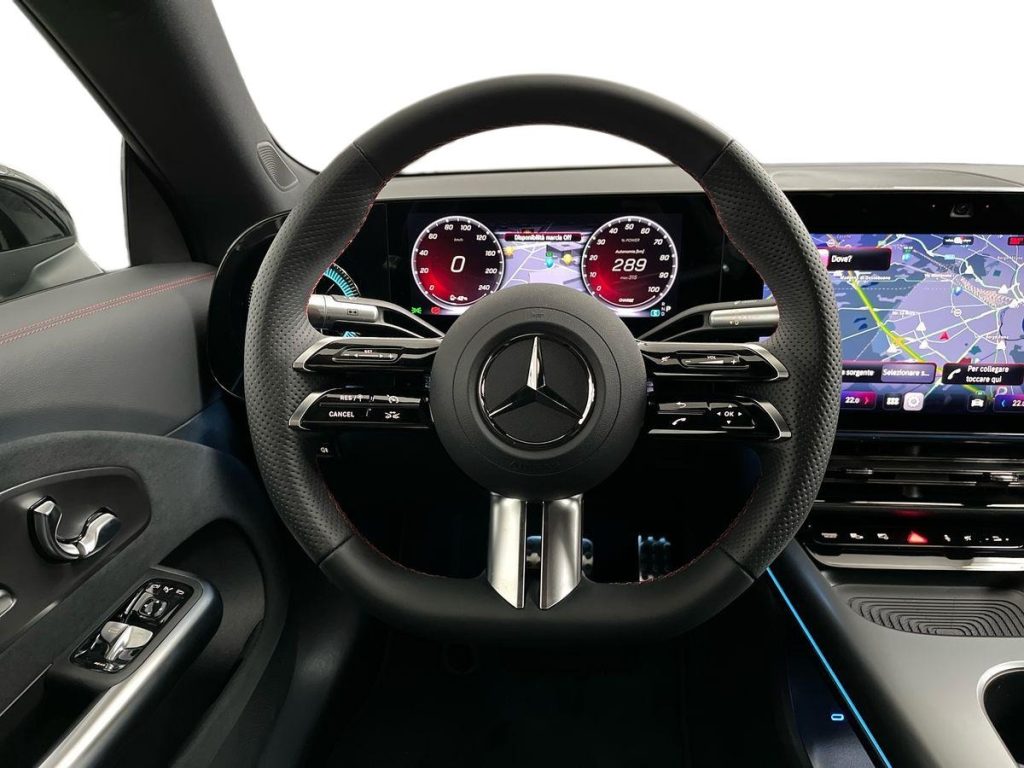 MERCEDES-BENZ CLA 250 + EQ - 11