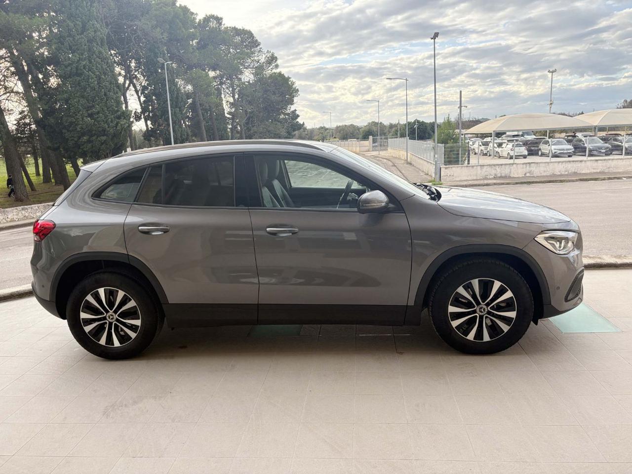MERCEDES-BENZ GLA 180 d Automatic Business Extra - 4