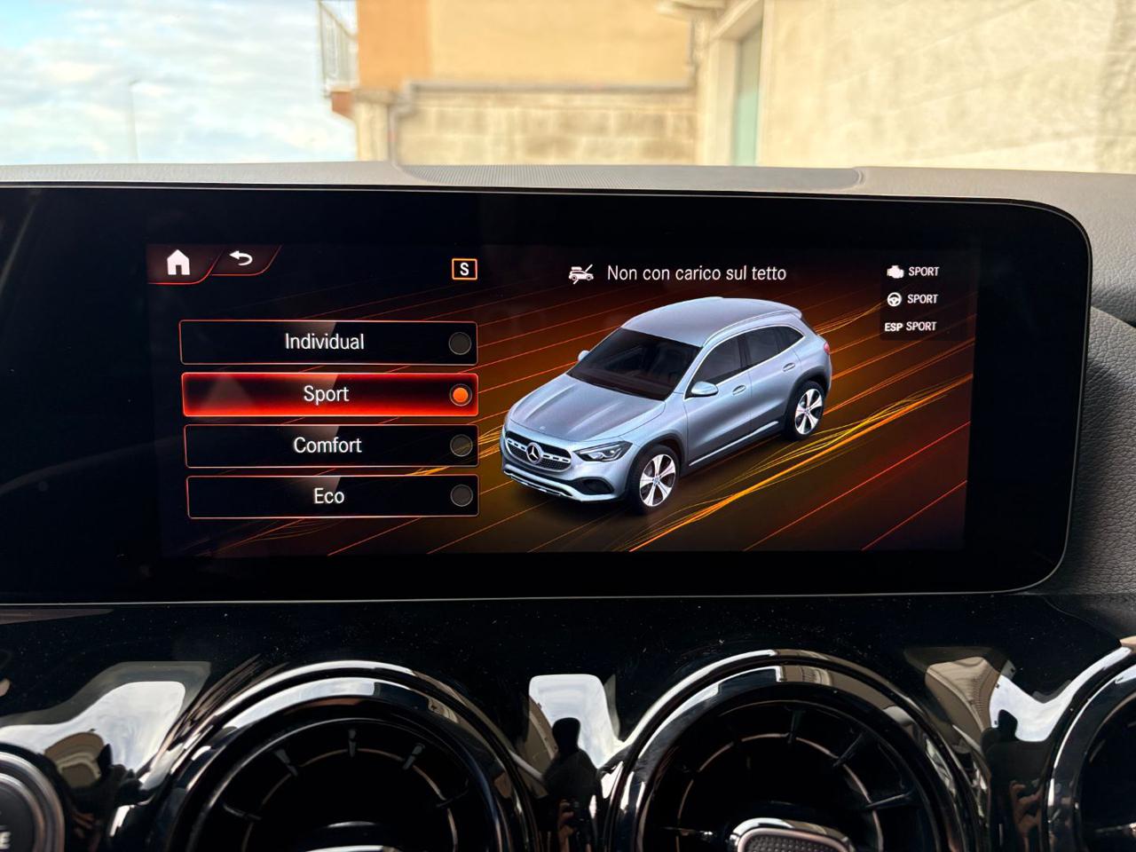 MERCEDES-BENZ GLA 180 d Automatic Business Extra - 22
