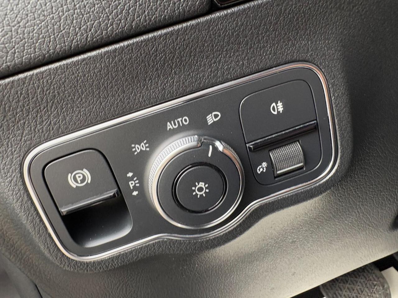 MERCEDES-BENZ GLA 180 d Automatic Business Extra - 21