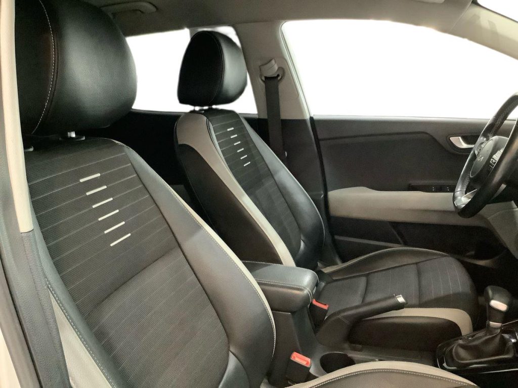 KIA Stonic 1.0 T-GDi 120 CV MHEV DCT Black Edition - 10