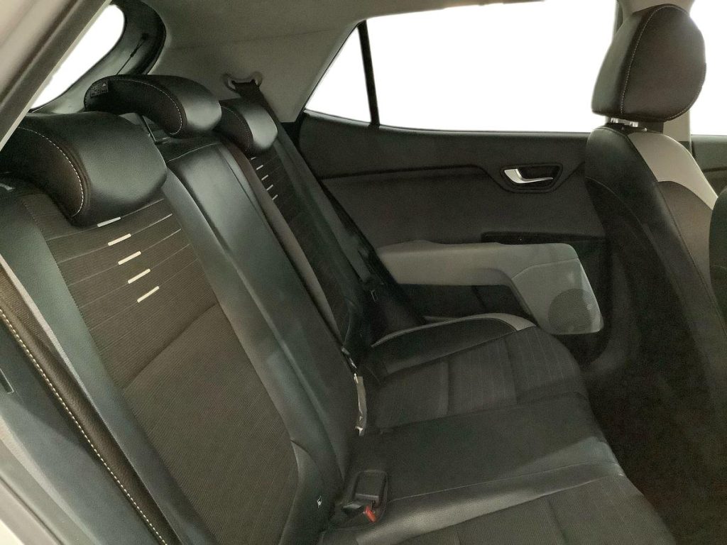 KIA Stonic 1.0 T-GDi 120 CV MHEV DCT Black Edition - 11