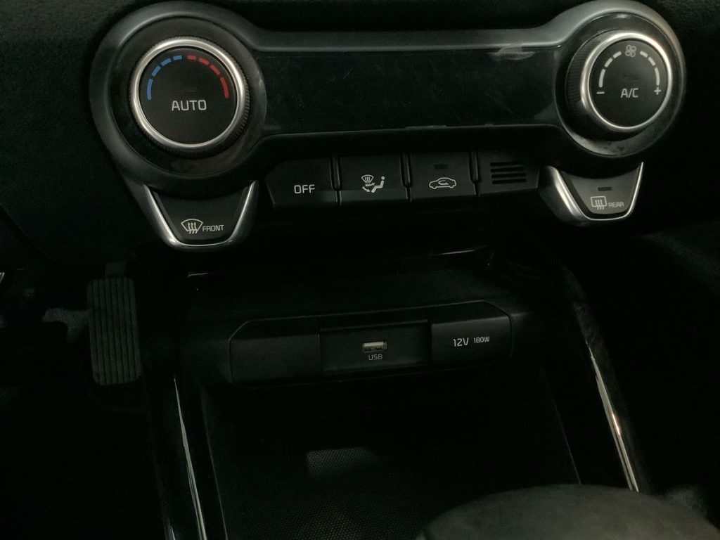 KIA Stonic 1.0 T-GDi 120 CV MHEV DCT Black Edition - 25