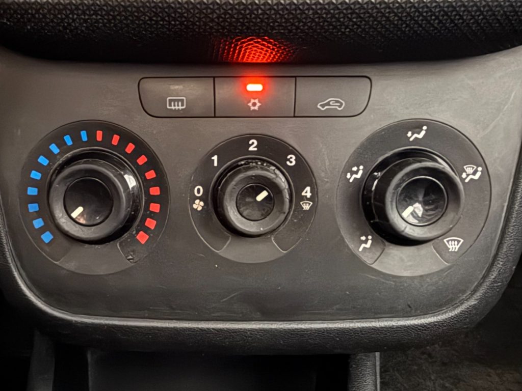 FIAT Punto 1.2 8V 5 porte Lounge - 12