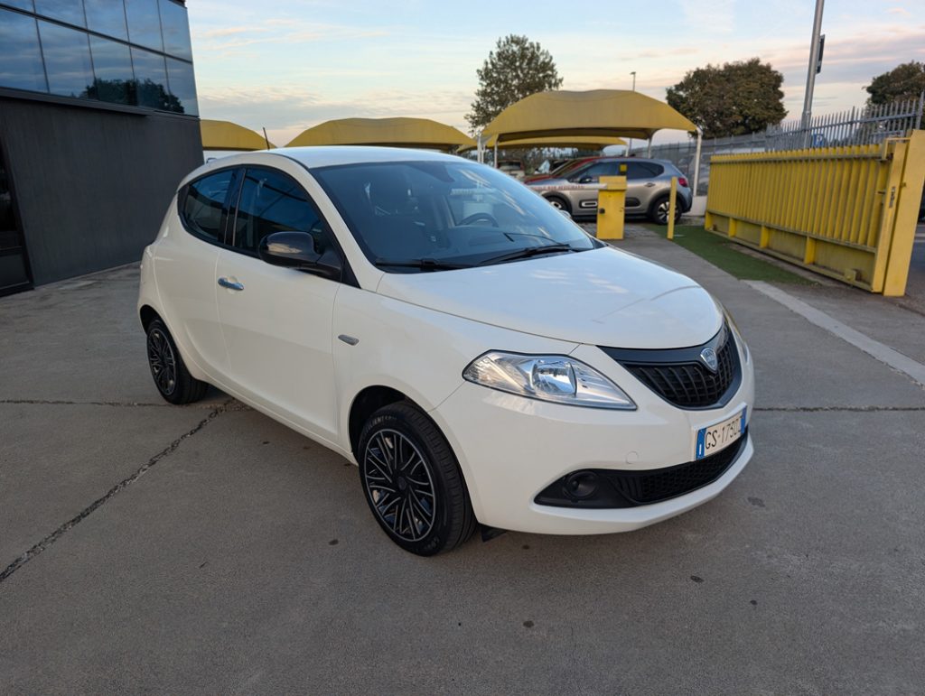LANCIA Ypsilon 1.0 FireFly 5 porte S&S Hybrid Gold - 3