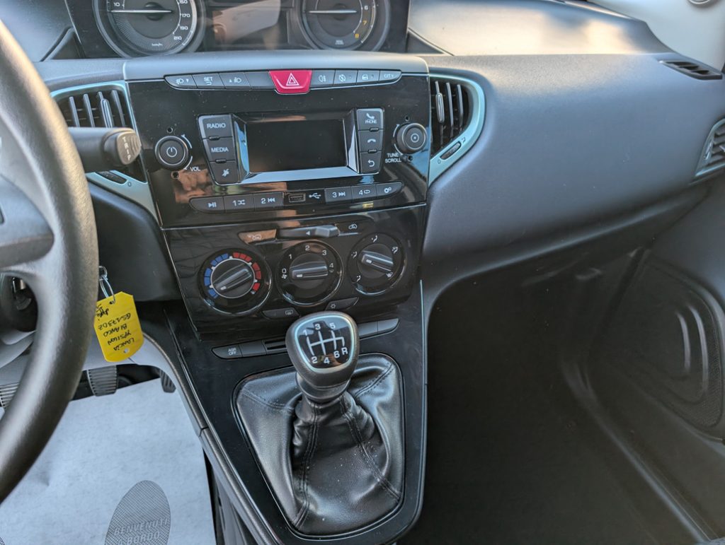 LANCIA Ypsilon 1.0 FireFly 5 porte S&S Hybrid Gold - 24
