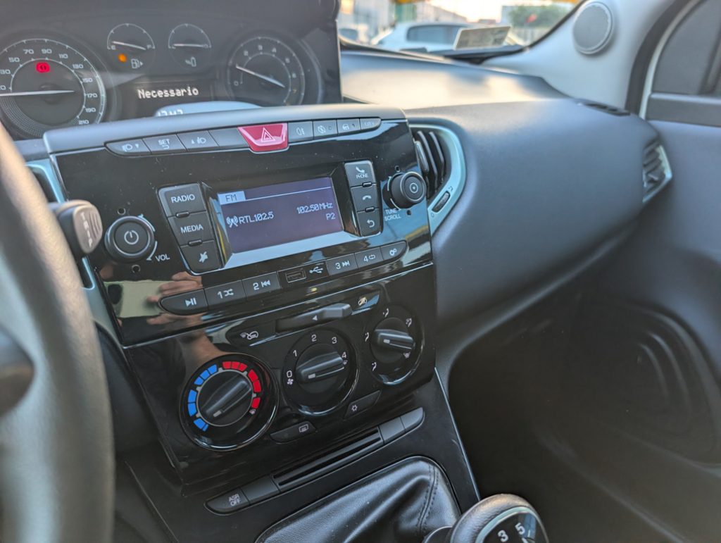 LANCIA Ypsilon 1.0 FireFly 5 porte S&S Hybrid Gold - 25