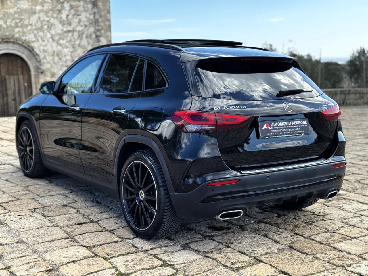 MERCEDES-BENZ GLA 200 d Premium AMG (Night Pack/Tetto Pan./Full Led) - 12
