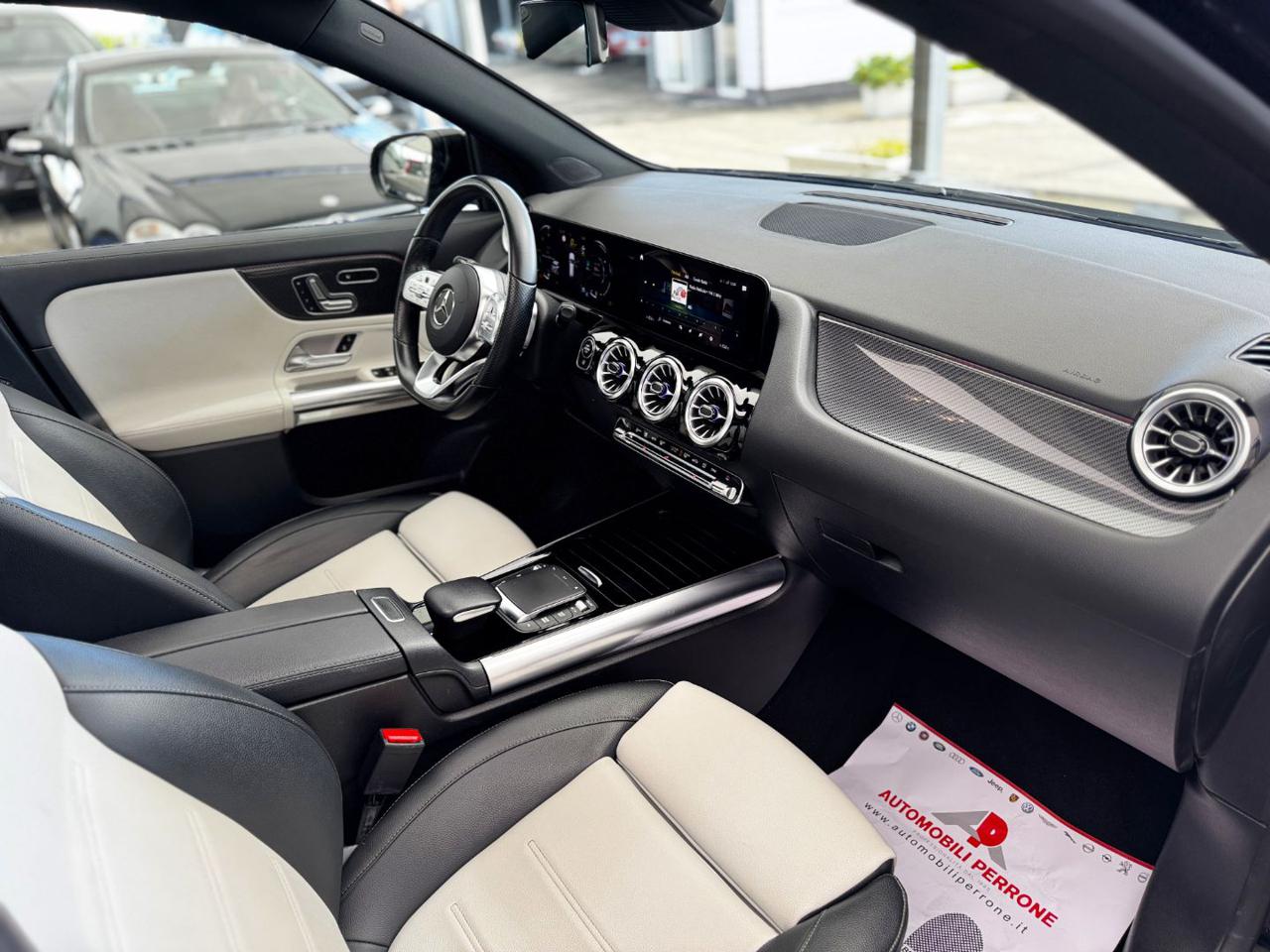 MERCEDES-BENZ GLA 200 d Premium AMG (Night Pack/Tetto Pan./Full Led) - 29