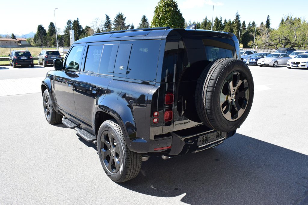 LAND ROVER Defender Defender 110 3.0d i6 mhev X-Dynamic SE awd 200cv a - 6