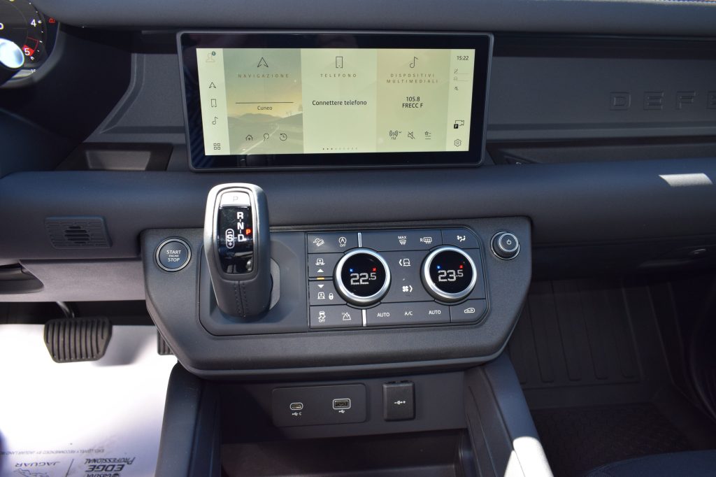 LAND ROVER Defender Defender 110 3.0d i6 mhev X-Dynamic SE awd 200cv a - 12