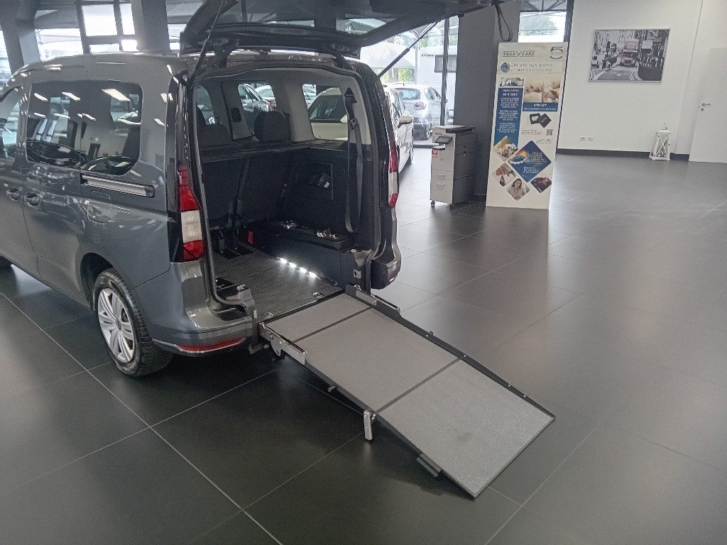 Clicca per ingrandire Caddy - 1.5 TSI 116 CV DSG ALL. FOCACCIA TR. DISABILI